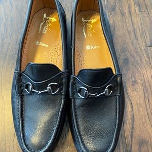Men’s size 10.5 Alden Cape Cod Loafer